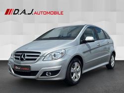 Silber Gebraucht 2010 Mercedes B180 Van / Kleinbus | 7.680 € (Fairer Preis)