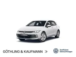 Pure white Gebraucht 2024 VW Golf VIII Life Limousine | 23.930 € (Guter Preis)