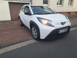 Weiß Gebraucht 2024 Toyota Aygo Kleinwagen | 14.500 € (Guter Preis)