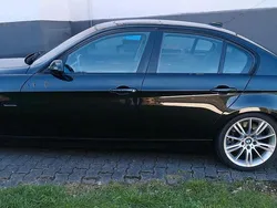 Schwarz Gebraucht 2006 BMW 330 Limousine | 10.000 €