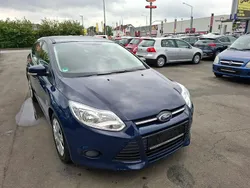 Blau Gebraucht 2014 Ford Focus Ambiente Limousine | 5.199 € (Fairer Preis)