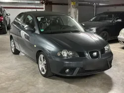 Grau Gebraucht 2006 Seat Ibiza Kleinwagen | 1.700 €
