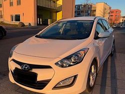 Weiß Gebraucht 2013 Hyundai i30 Classic Kombi | 4.700 € (Teuer)