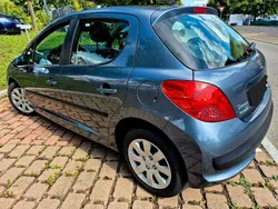 Grau Gebraucht 2008 Peugeot 207 Tendance Limousine | 3.950 € (Etwas zu teuer)