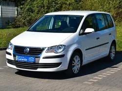 Weiß Gebraucht 2009 VW Touran Conceptline Van / Kleinbus | 4.990 € (Fairer Preis)