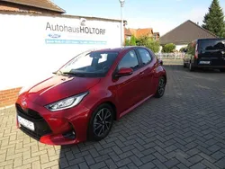 Emotional red2 Gebraucht 2022 Toyota Yaris Team Limousine | 16.479 € (Fairer Preis)