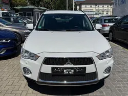 Weiß Gebraucht 2012 Mitsubishi Outlander SUV | 4.990 € (Guter Preis)