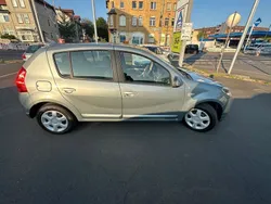 Silber Gebraucht 2008 Dacia Sandero Lauréate Kleinwagen | 1.250 € (Guter Preis)