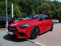 Rot Gebraucht 2019 Mercedes B220 AMG line Van / Kleinbus | 21.990 € (Fairer Preis)
