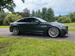 Grau Gebraucht 2017 BMW M4 Competition Edition Coupé | 42.500 € (Fairer Preis)