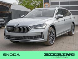 Pebble silver Gebraucht 2025 Skoda Superb LAURIN & KLEMENT Kombi | 46.590 € (Guter Preis)
