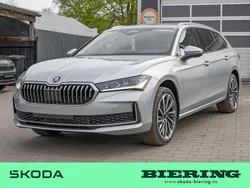 Pebble silver Gebraucht 2025 Skoda Superb LAURIN & KLEMENT Kombi | 53.390 €