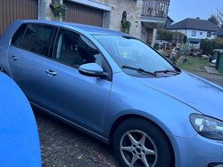 Grün Gebraucht 2003 VW Golf Limousine | 2.900 €