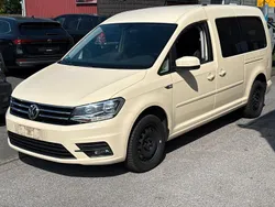 Beige Gebraucht 2020 VW Caddy Maxi Comfortline Van / Kleinbus | 14.280 € (Etwas zu teuer)