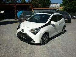 Weiß Gebraucht 2021 Toyota Aygo x-sky Kleinwagen | 13.990 € (Fairer Preis)