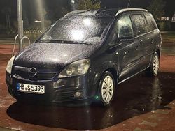 Schwarz Gebraucht 2005 Opel Zafira Sport Van / Kleinbus | 2.500 € (Guter Preis)