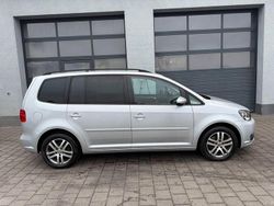 Silber Gebraucht 2015 VW Touran Comfortline Van / Kleinbus | 9.300 € (Superpreis)