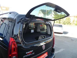 Schwarz Gebraucht 2023 Fiat Doblò Van / Kleinbus | 24.995 € (Etwas zu teuer)