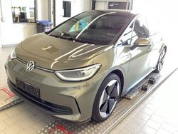 Dark olivine green metallic/sc Gebraucht 2023 VW ID.3 Pro Kleinwagen | 32.490 € (Fairer Preis)