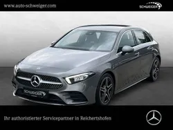 Grau Gebraucht 2018 Mercedes A200 AMG line Limousine | 21.900 € (Fairer Preis)