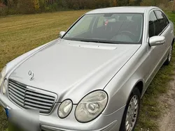 Silber Gebraucht 2022 Mercedes E240 Elegance Limousine | 2.750 €