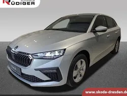 Silber Neu 2025 Skoda Scala Essence Kleinwagen | 24.950 € (Etwas zu teuer)