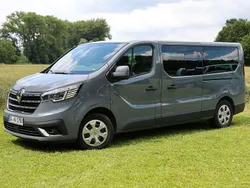 Grau Gebraucht 2023 Renault Trafic Life Van | 35.900 € (Fairer Preis)