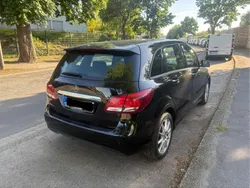Schwarz Gebraucht 2016 Mercedes B200 Van / Kleinbus | 9.400 € (Superpreis)