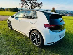Weiß Gebraucht 2022 VW ID.3 Pro Kleinwagen | 24.449 € (Fairer Preis)