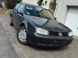 Blau Gebraucht 2003 VW Golf IV Limousine | 1.550 € (Guter Preis)