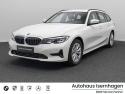 Alpinweiß uni300schwarz Gebraucht 2021 BMW 320 Advantage Limousine | 25.499 € (Superpreis)