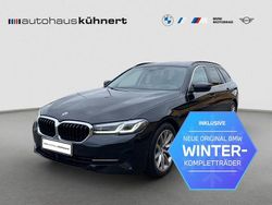 Black sapphire metallic Gebraucht 2023 BMW 520 Sport Line Kombi | 34.355 € (Etwas zu teuer)