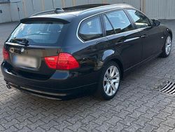 Schwarz Gebraucht 2012 BMW 318 Kombi | 4.800 € (Guter Preis)
