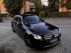 Schwarz Gebraucht 2016 Mercedes E220 AMG line Kombi | 27.500 € (Etwas zu teuer)