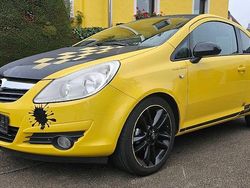 Gelb Gebraucht 2010 Opel Corsa Kleinwagen | 2.249 € (Fairer Preis)