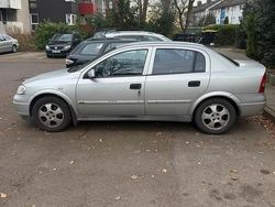 Silber Gebraucht 1999 Opel Astra Limousine | 1.200 € (Fairer Preis)