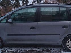 Grau Gebraucht 2011 VW Touran Trendline Van / Kleinbus | 6.600 € (Fairer Preis)