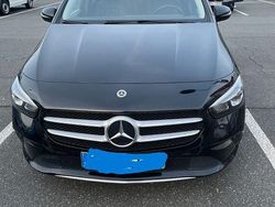 Schwarz Gebraucht 2021 Mercedes B220 Van / Kleinbus | 24.700 € (Superpreis)