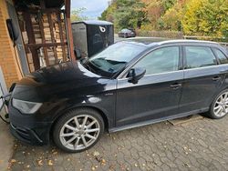 Schwarz Gebraucht 2016 Audi A3 Sportback e-tron Sport Limousine | 19.999 €