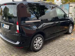 Schwarz Gebraucht 2024 Ford Tourneo Connect Titanium Van / Kleinbus | 29.990 € (Guter Preis)