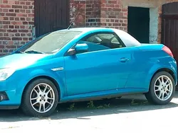 Blau Gebraucht 2007 Opel Tigra Cabrio | 1.999 €