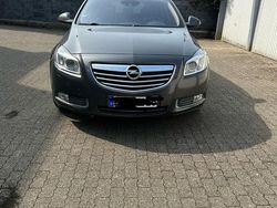 Grau Gebraucht 2011 Opel Insignia Sport Kombi | 6.400 € (Fairer Preis)