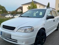 Weiß Gebraucht 2004 Opel Astra Kombi | 2.500 €