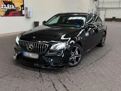 Schwarz Gebraucht 2019 Mercedes E300 Limousine | 30.500 € (Etwas zu teuer)