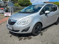 Silber Gebraucht 2025 Opel Meriva Van / Kleinbus | 2.999 €