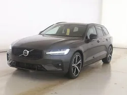 Grau Gebraucht 2024 Volvo V60 Ultra Kombi | 39.880 € (Fairer Preis)