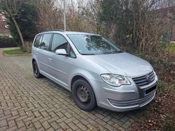 Silber Gebraucht 2009 VW Touran Trendline Van / Kleinbus | 3.499 € (Guter Preis)