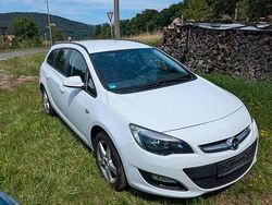Weiß Gebraucht 2015 Opel Astra Kombi | 5.199 € (Fairer Preis)