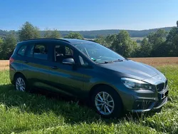 Grau Gebraucht 2016 BMW 218 Gran Tourer Advantage Van / Kleinbus | 11.600 € (Superpreis)