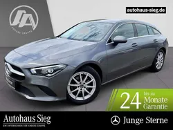 Mountaingrau Gebraucht 2022 Mercedes CLA200 Kombi | 28.114 € (Fairer Preis)